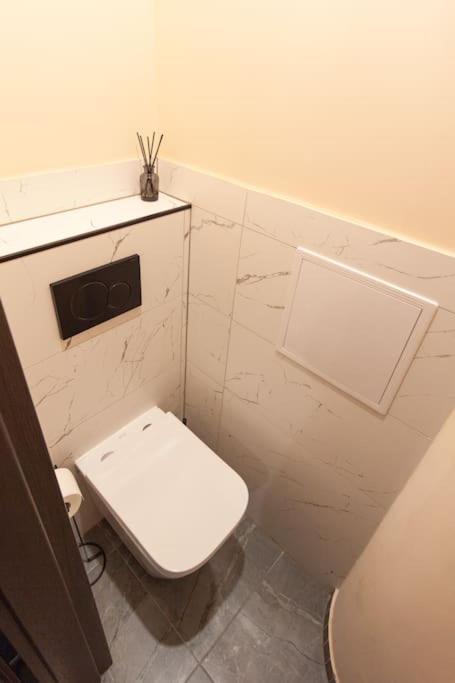 ברטיסלאבה Vysoka Apartman Emf/Stp מראה חיצוני תמונה
